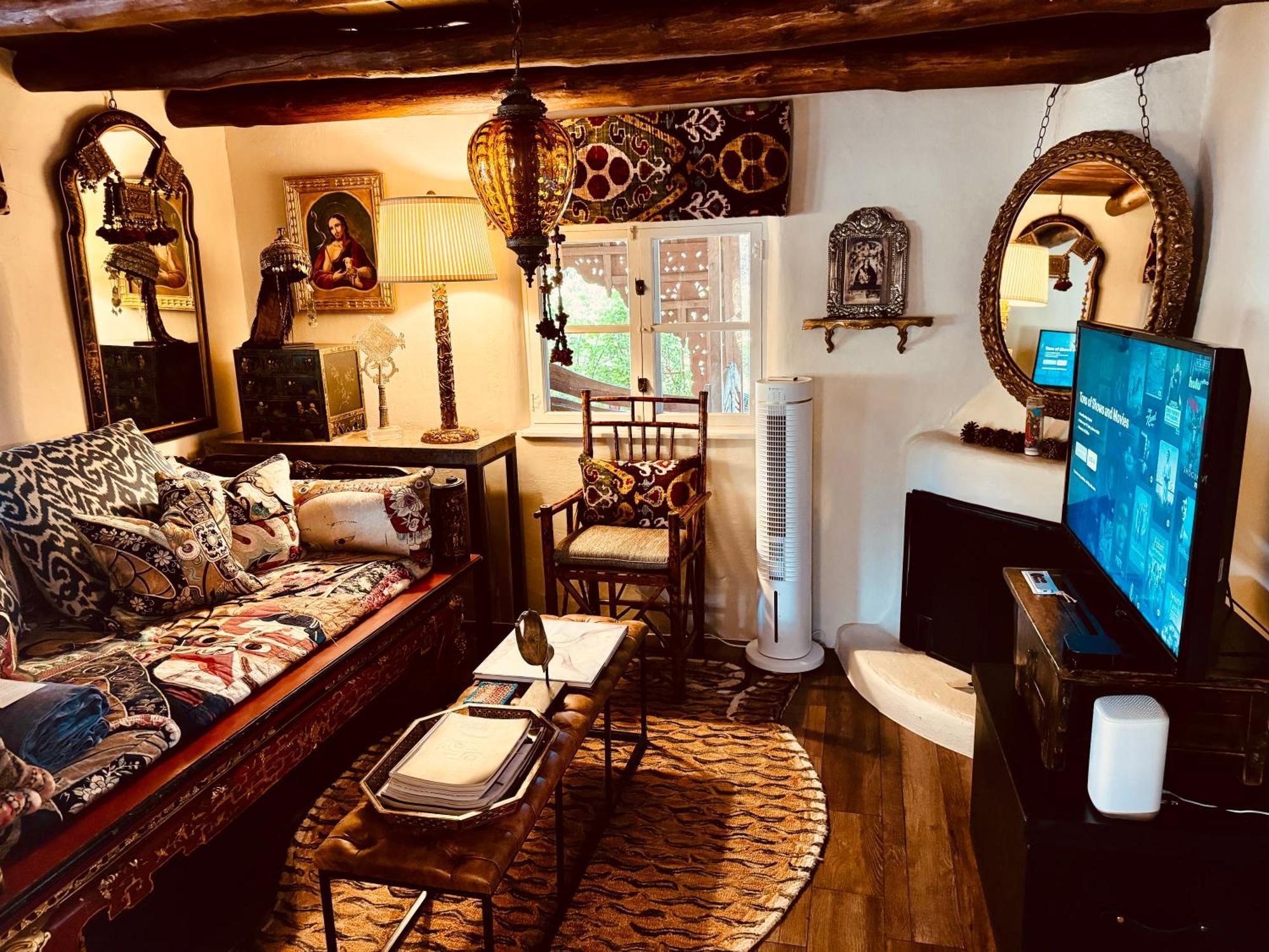 Сasa de vacaciones Historic Adobe 1 Acre Compound Ultimate Immersion Classic & Dreamy Santa Fe