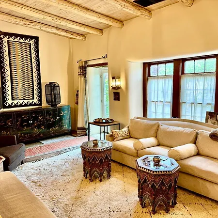 Historic Adobe 1 Acre Compound Ultimate Immersion Classic & Dreamy Holiday home *